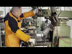 Machine de découpe de feuilles de papier tissé montée sur mur